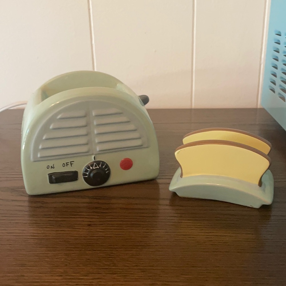 Lovingly pre-owned “Morning Toast” Scentsy warmer
